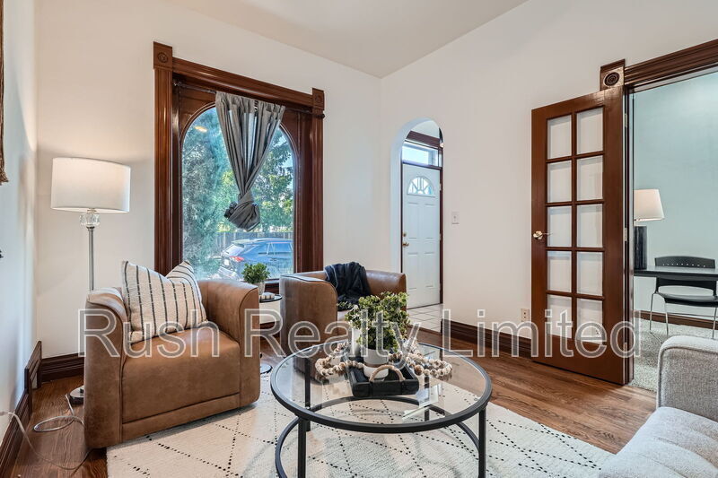 Foto principal - 320 E Dakota Ave