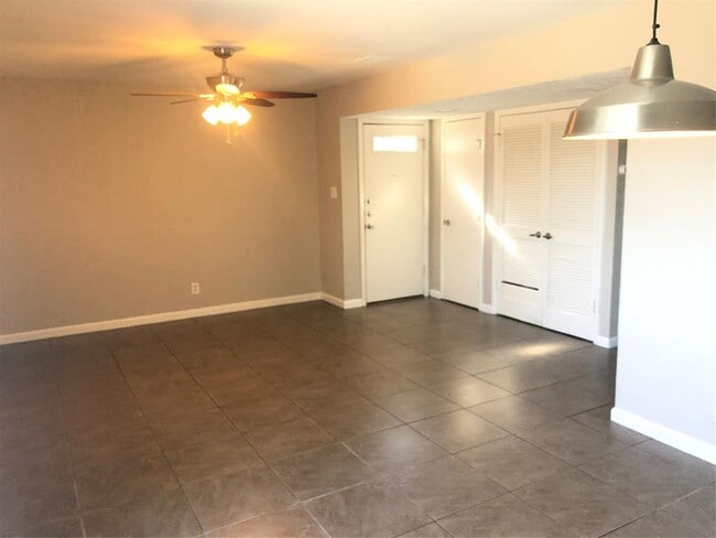 Building Photo - 7302 Duval St