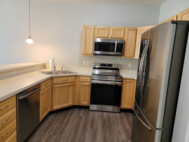 Building Photo - 10405 Platinum Dr