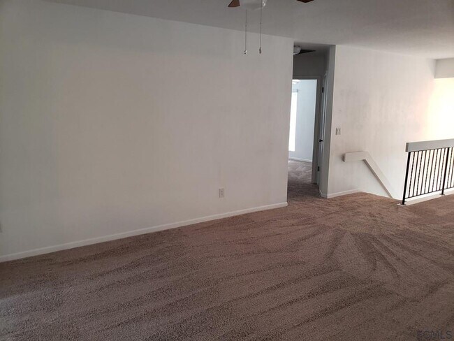 Building Photo - 12 Surrey Ct