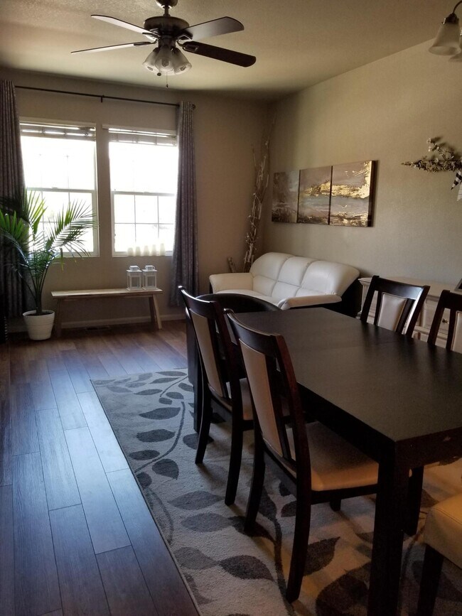 Foto del edificio - 5493 Cross Creek Dr