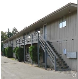 Building Photo - 1203 Swan Ave