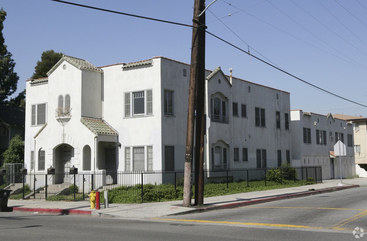 Primary Photo - 1257 N Bronson Ave