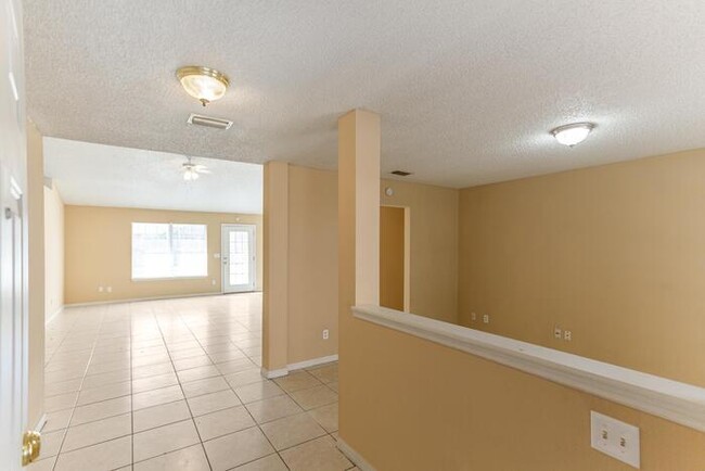 Building Photo - 36 Burroughs Dr