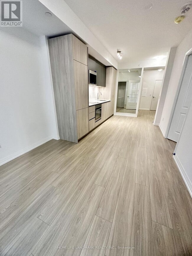 Photo du bâtiment - 8 Widmer St