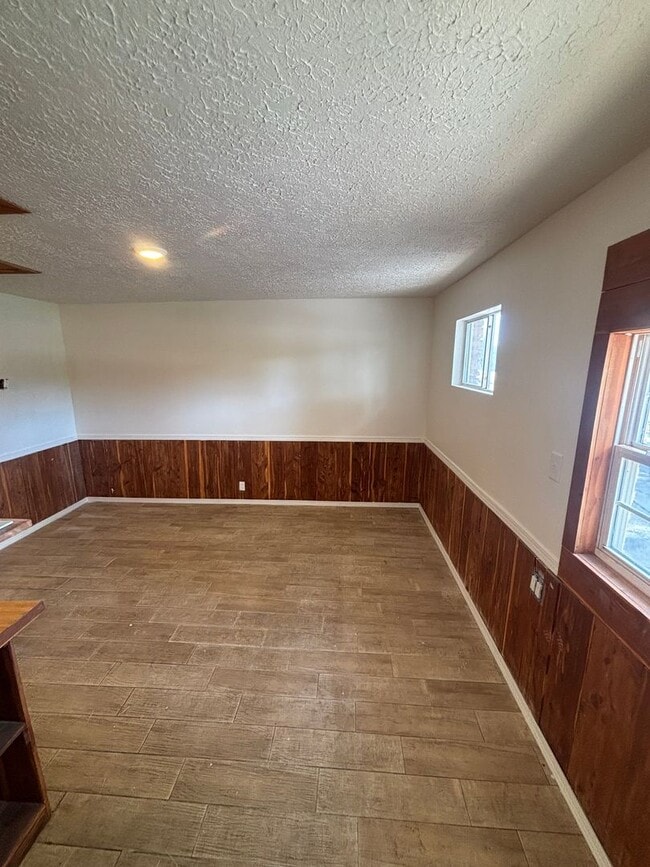 Building Photo - Highland Grove