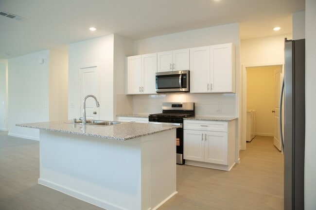 Foto del edificio - 26255 Arrowleaf Dr