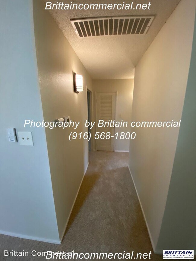 Building Photo - 4345-4393-4393 Fair Oaks Blvd