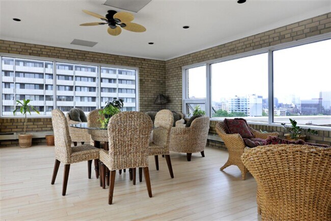 Photo du bâtiment - Tiffany Apartments