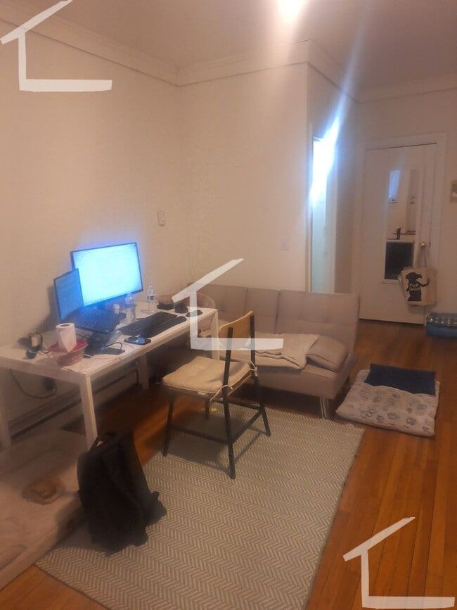 Photo - 529 Marlborough St Apartment