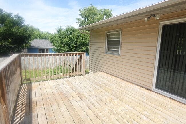 Building Photo - 364 S Waverly Ct