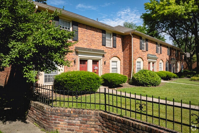 Building Photo - Jamestown Apartments & Townhomes