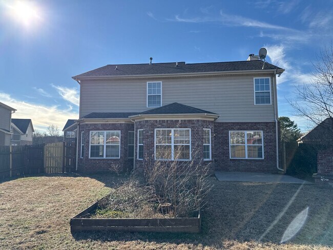 Foto del edificio - 4BR Home in Quiet Bordeaux Cul-de-Sac – Easy Access to Downtown