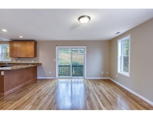Building Photo - 192 Neponset St
