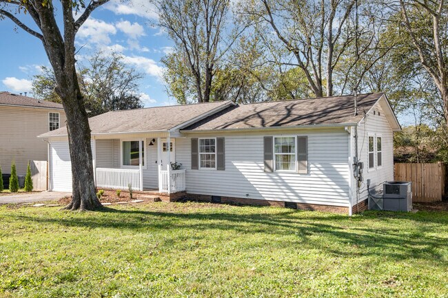 Foto del edificio - 209 Nowlin Dr