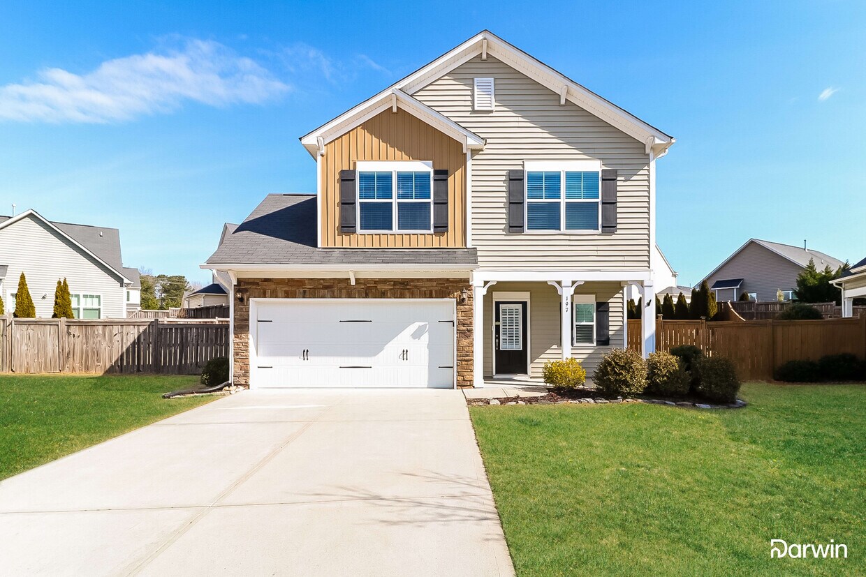 Primary Photo - 197 Breezemont Drive, Fuquay Varina, NC 27526