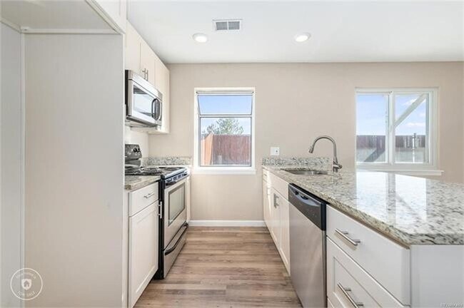 Foto del edificio - 12536 Forest Dr