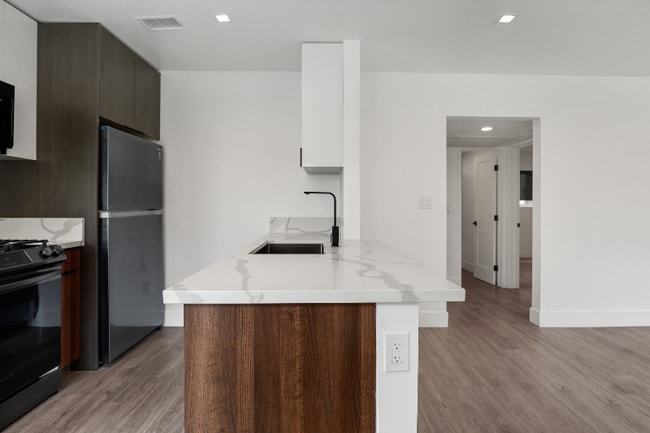 Foto del edificio - 701 N Hill Pl