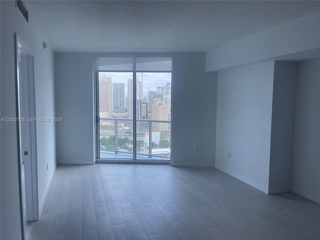 Foto del edificio - 185 SW 7th St