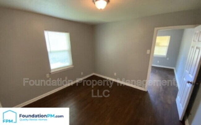 Building Photo - 3050 Sinclair St
