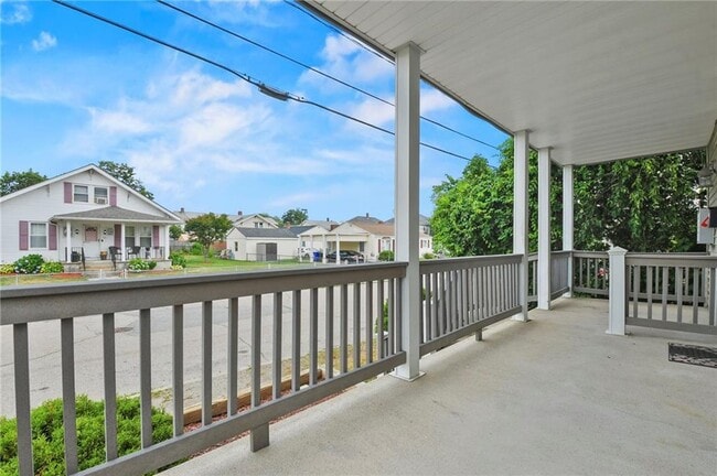 Building Photo - 360 Orient Ave