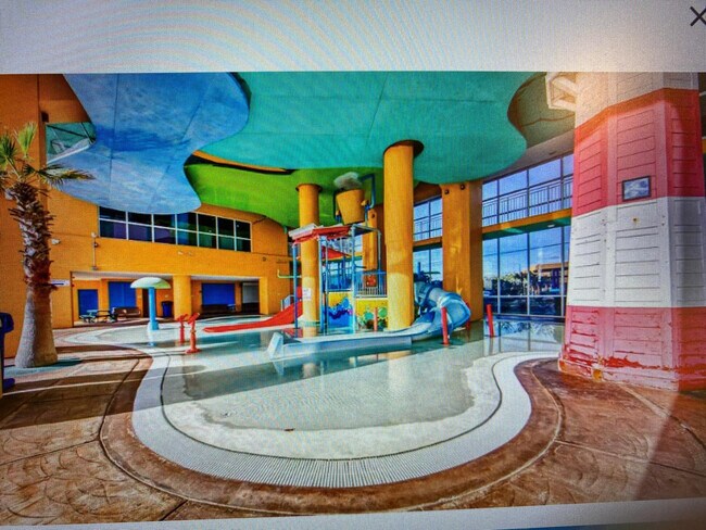 Foto del edificio - 17729 Front Beach Rd