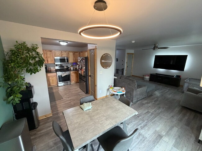 Building Photo - 1125 Idaho St