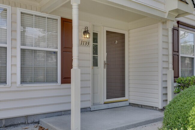 Foto del edificio - 1133 Lady Ashley Dr