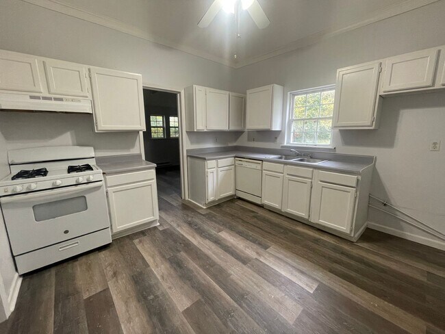 Foto del edificio - Welcome to your next chapter in comfort, c...