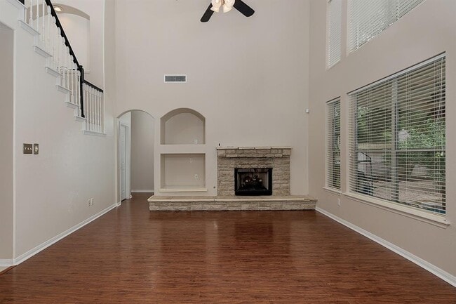 Building Photo - 11 Valleybrook Pl