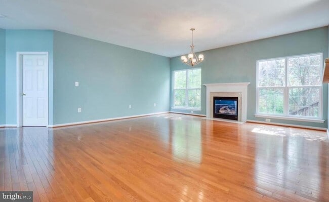 Foto del edificio - 8464 Hessian Hill Ct
