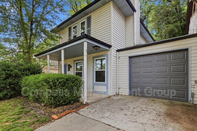 Foto del edificio - 7668 Chatham Cir NW