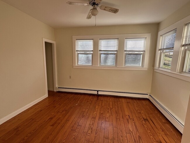 Building Photo - 7 Spruce St