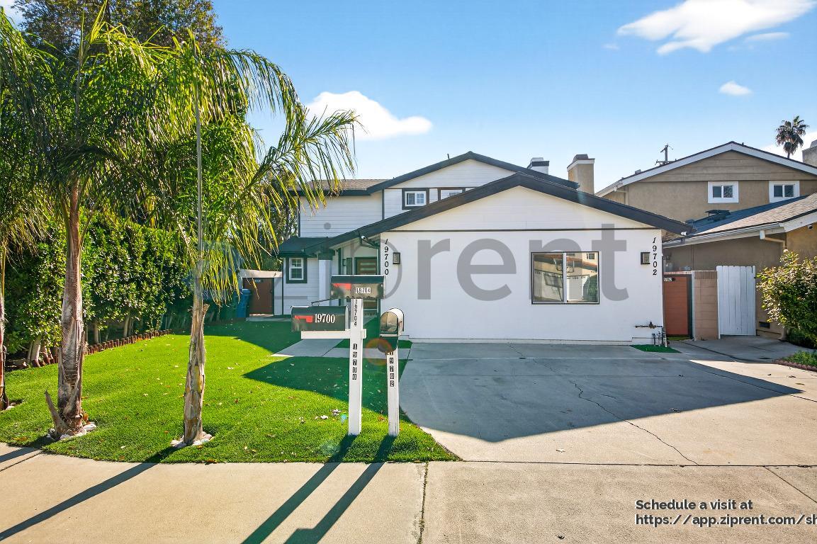 Foto principal - 19700 Blythe St