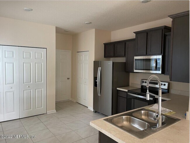 Foto del edificio - 880 Observatory Pkwy