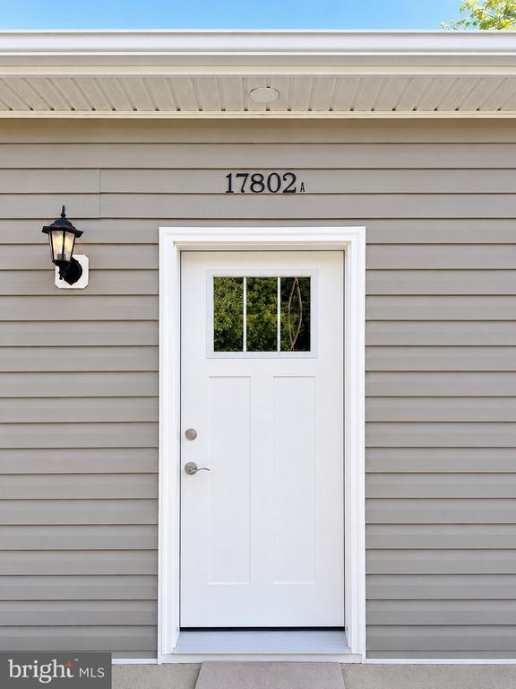 Building Photo - 17802 Piney Point Rd