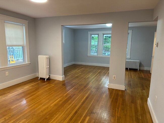 Building Photo - 18 Symmes St