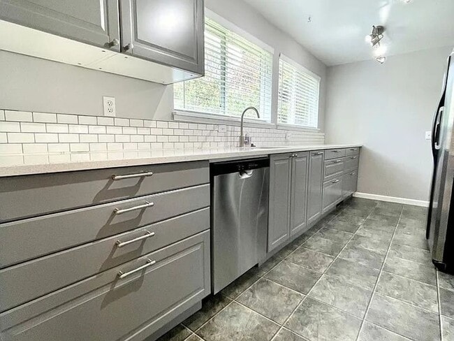 Photo - Beautiful Mid-Century four-bedroom Shoreline House