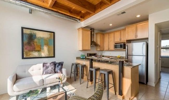 Building Photo - 2 Bed 2.5 Bath Townhome With Over 330 Sq F...