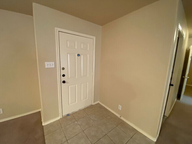 Building Photo - 3338 Whisper Manor