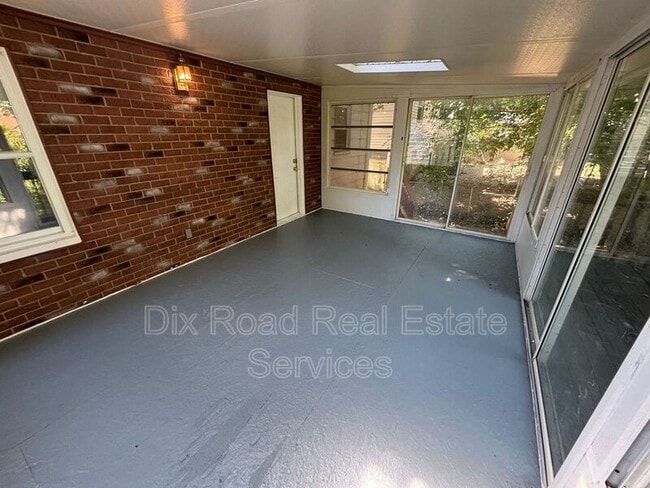 Building Photo - 1862 Ashbrook Dr