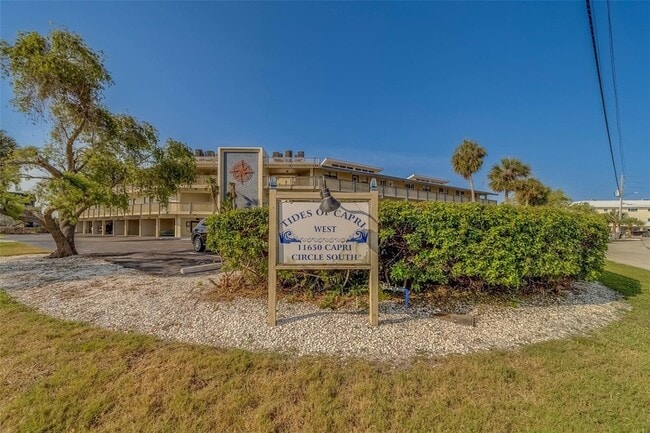 Building Photo - 11650 Capri Cir S