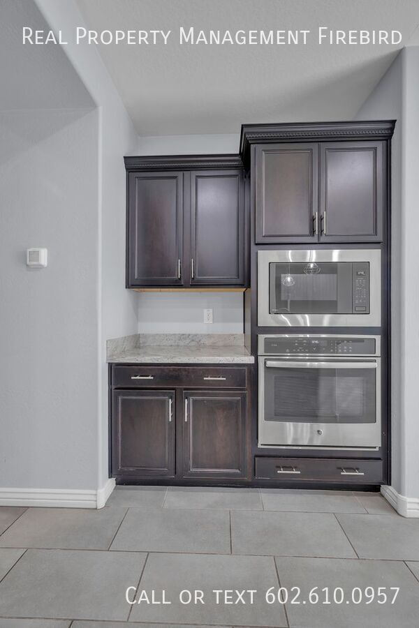 Foto del edificio - 30817 N 25th Dr