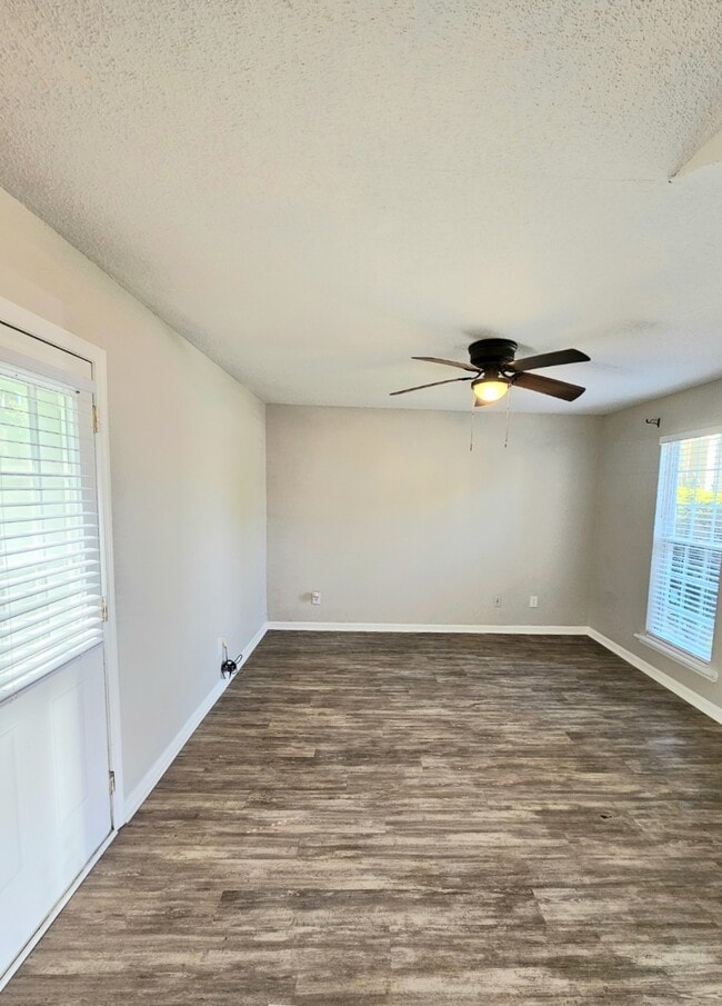 Sala de estar - 112 W Oak Manor Ct