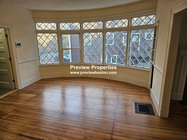 Building Photo - 12 Braemore Rd