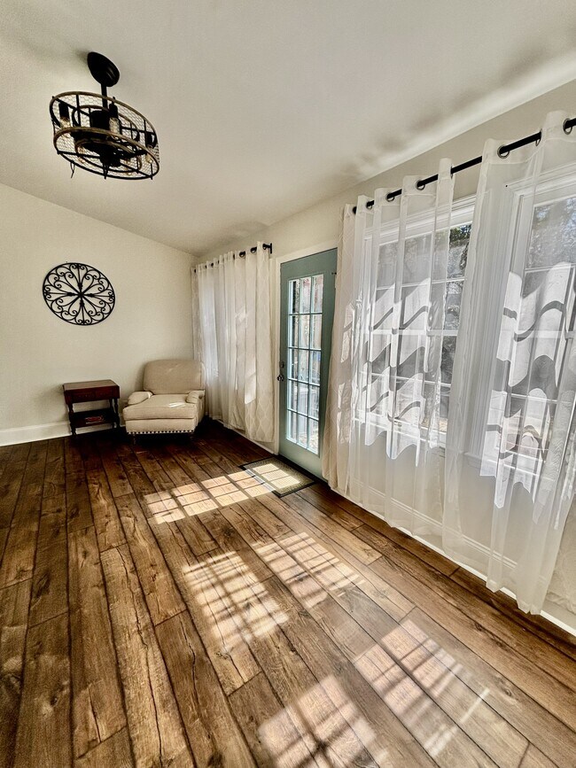 Foto del edificio - 7919 Briar Villa Pl