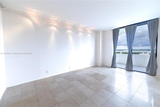 Foto del edificio - 1000 Quayside Terrace