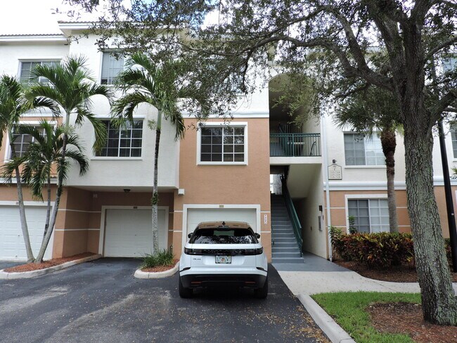 Foto del edificio - 7305 Myrtlewood Cir W