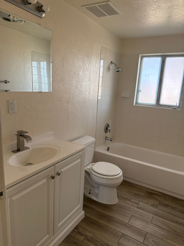 Building Photo - 11104 Indian School Rd NE