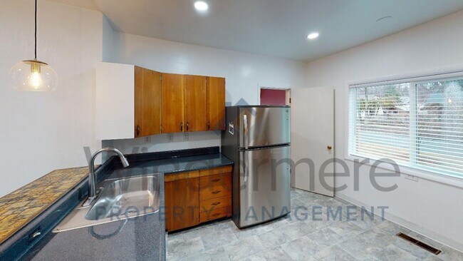 Foto del edificio - 735 Whitman St